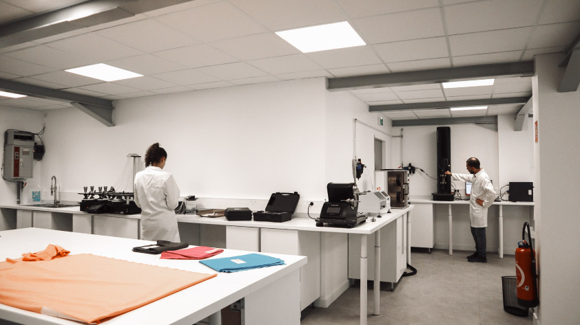 Laboratoire pour tissus techniques Balas Textile